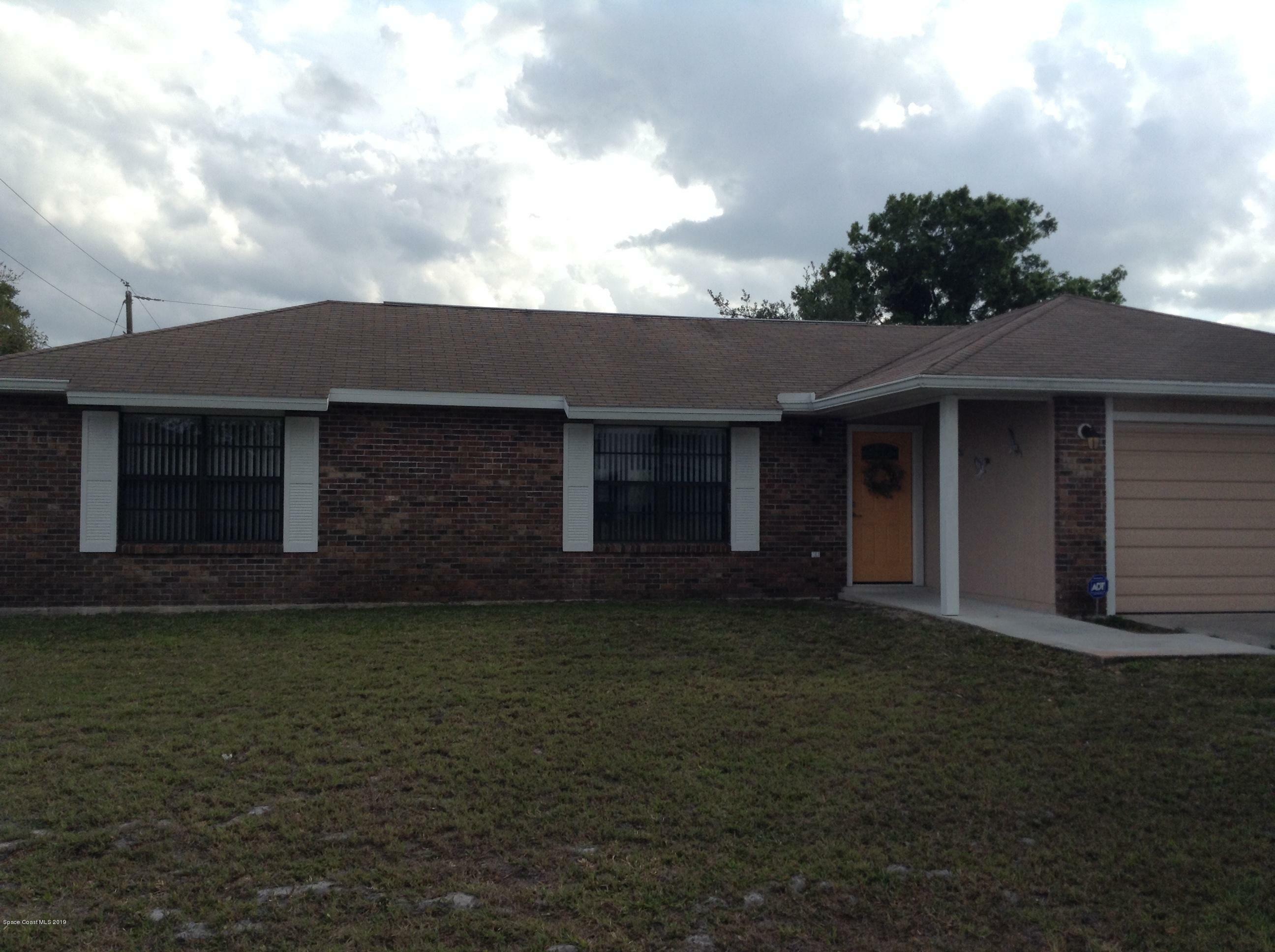 Property Photo:  1112 Grandeur Street SE  FL 32909 