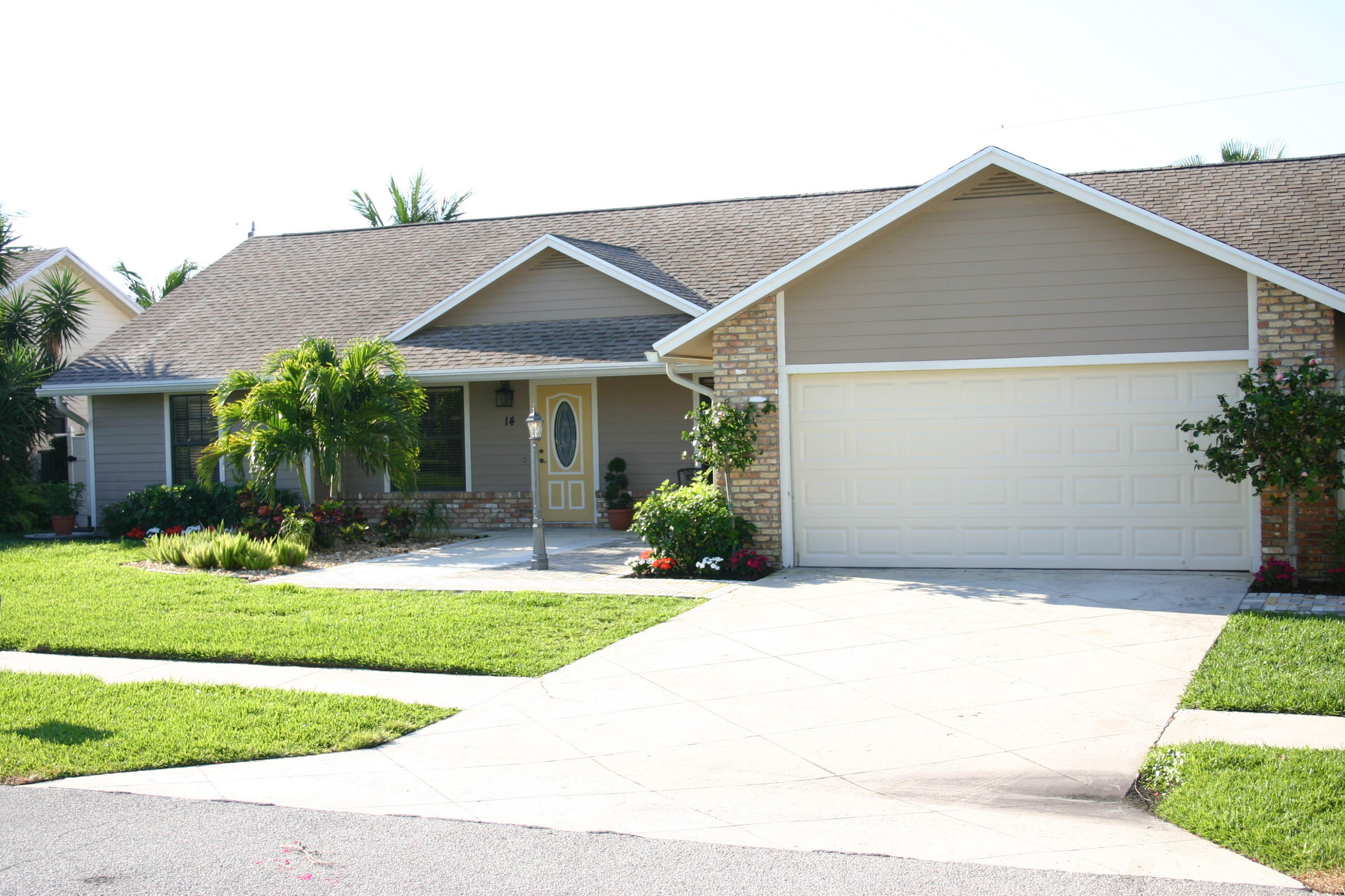 Property Photo: 14 Shay Place FL 33469