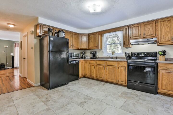 Property Photo:  183 Buttonwood Drive  NH 03032 