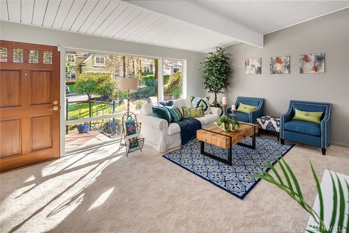 Property Photo:  11030 SE 27th Place  WA 98004 