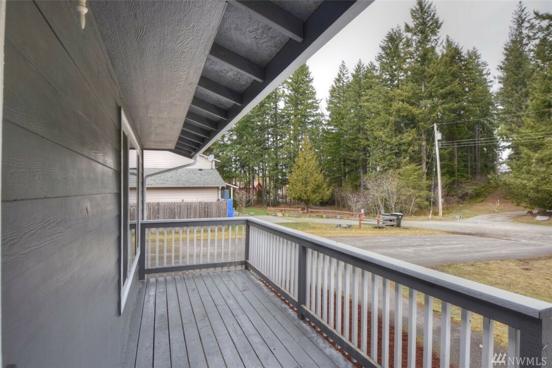 Property Photo:  18541 Stagecoach Lane SE  WA 98597 