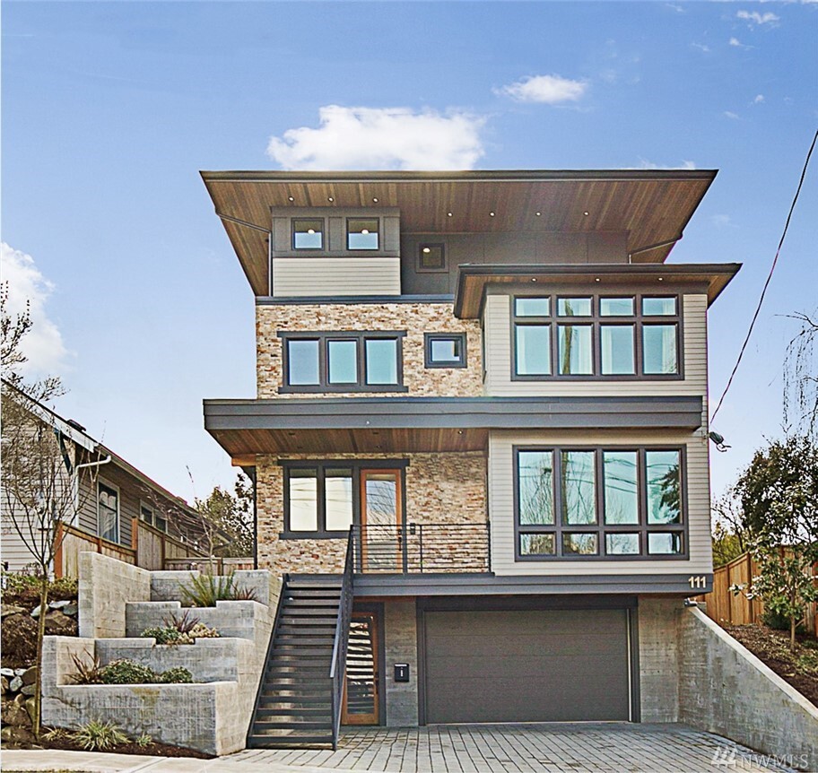 Property Photo: 111 N 76th St WA 98103