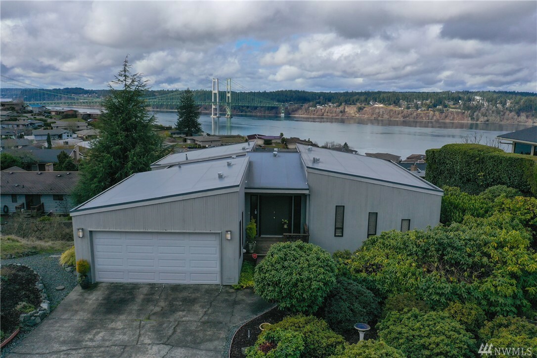 Property Photo:  2424 Bridgeview Dr  WA 98406 