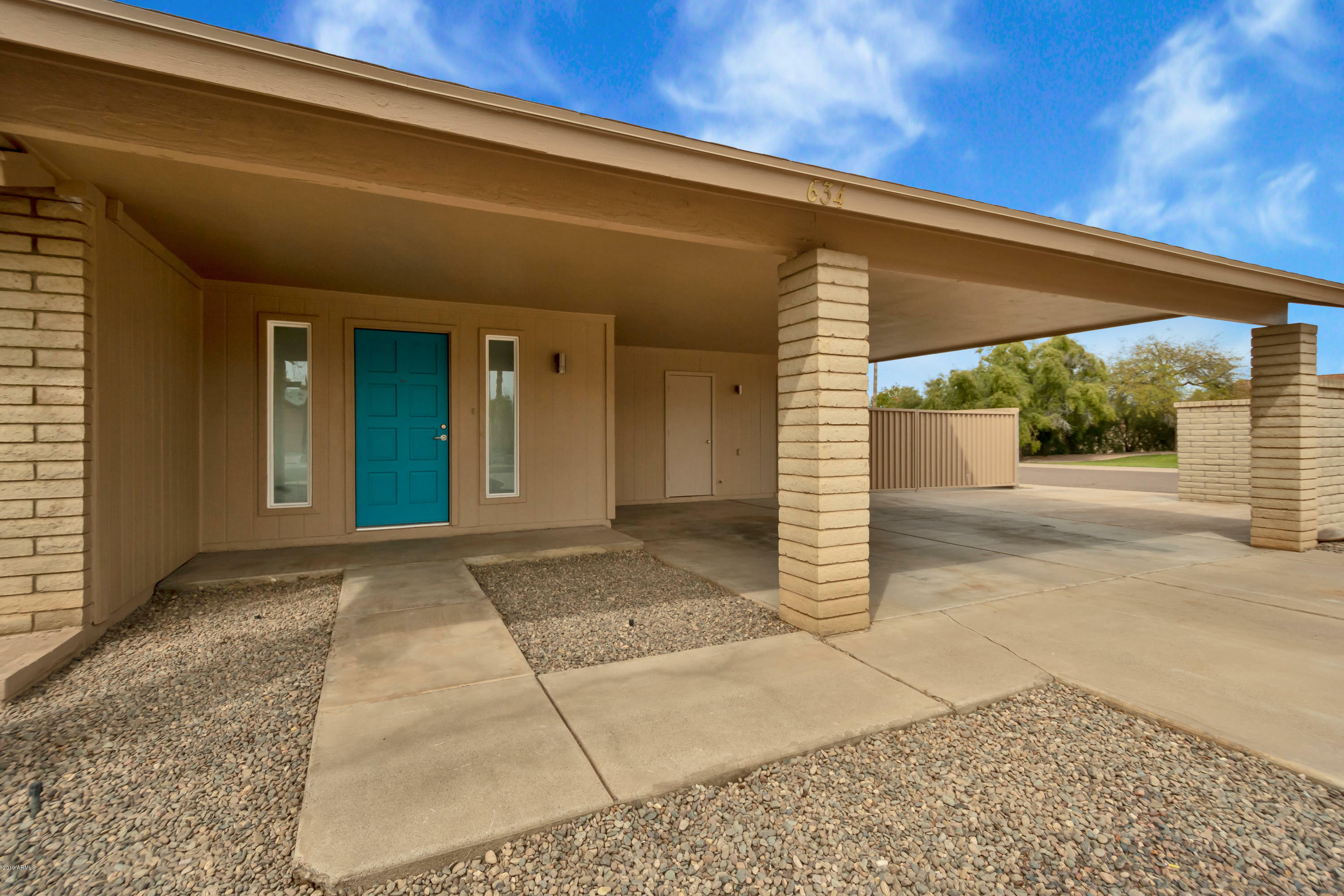 Property Photo:  634 W Santa Cruz Drive  AZ 85282 