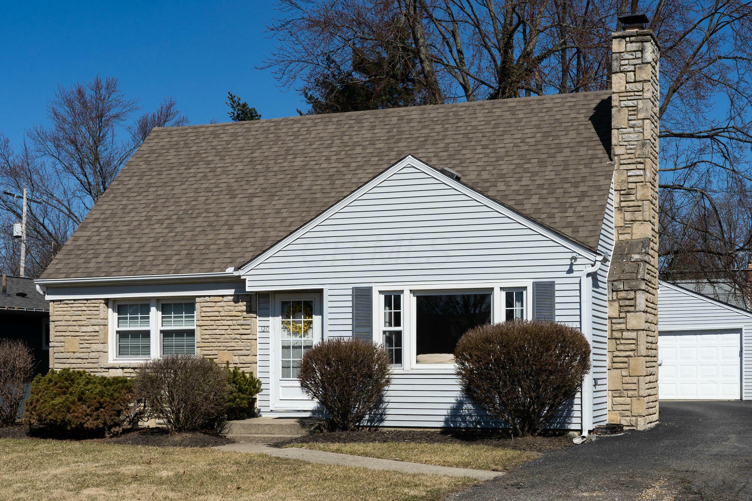 Property Photo: 120 Desantis Drive OH 43214