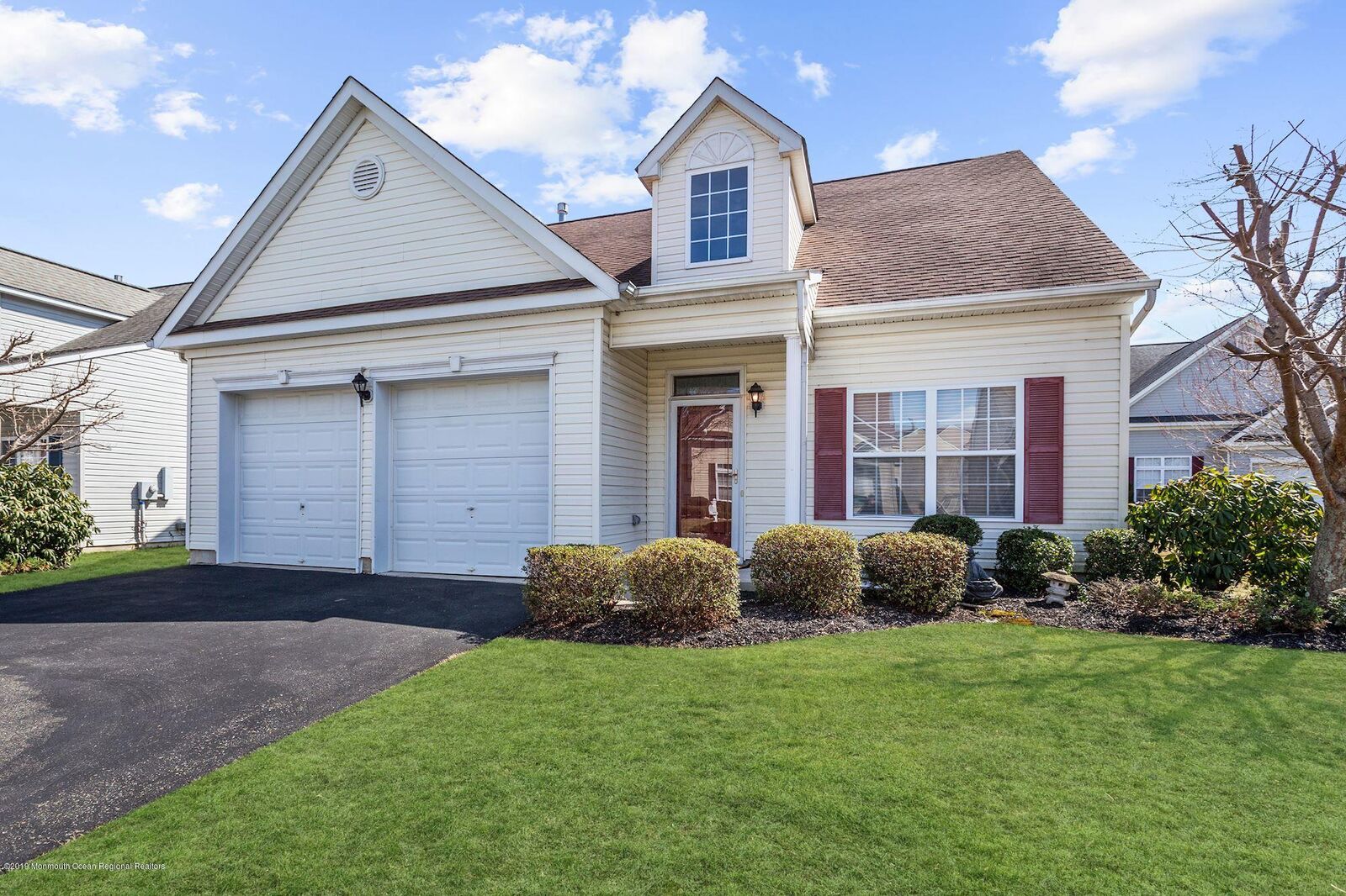 Property Photo: 5 Holly Manor Court NJ 08828