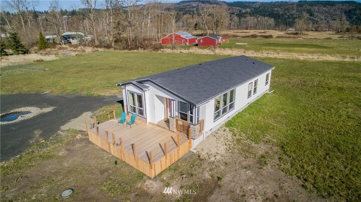 Property Photo:  29 Little Island Lane  WA 98612 