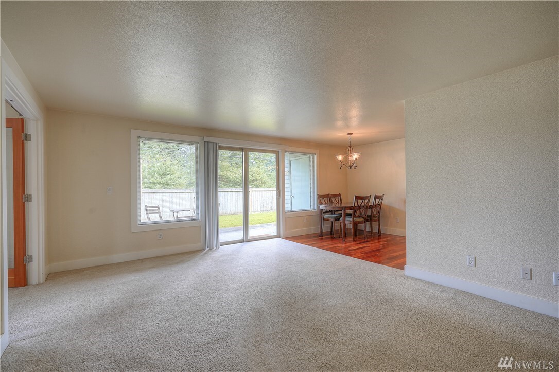 Property Photo: 1450 Alameda Ave 1 WA 98466