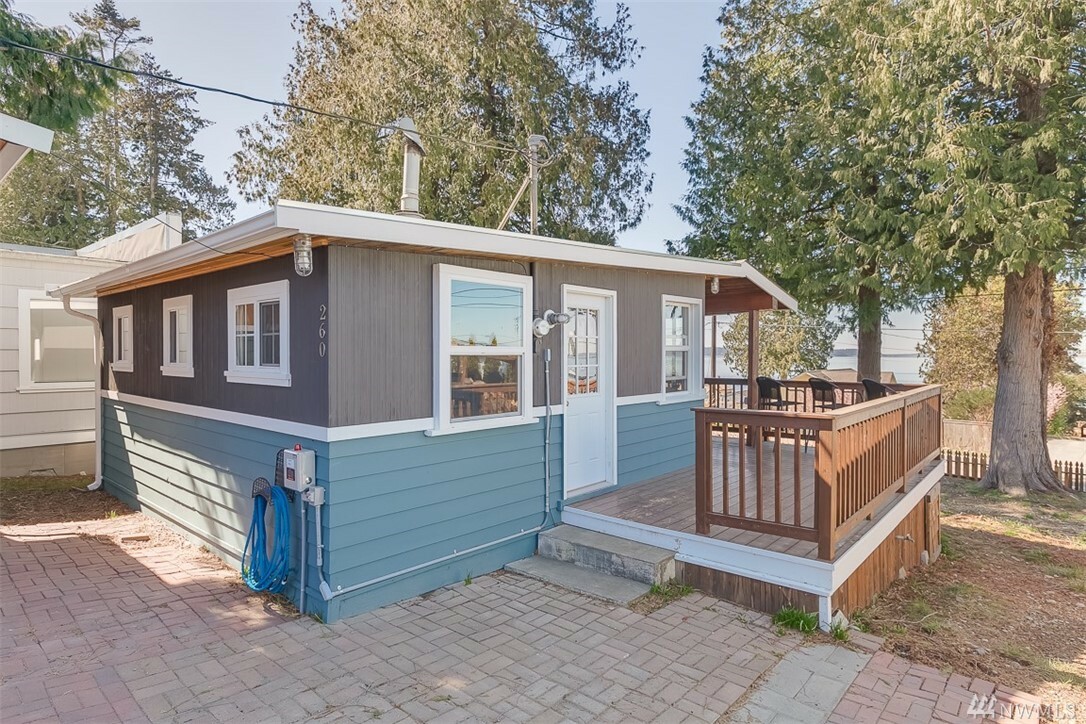 Property Photo:  260 N Sunset Dr  WA 98282 