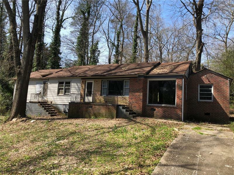 Property Photo: 811 Gresham Avenue SE 30316