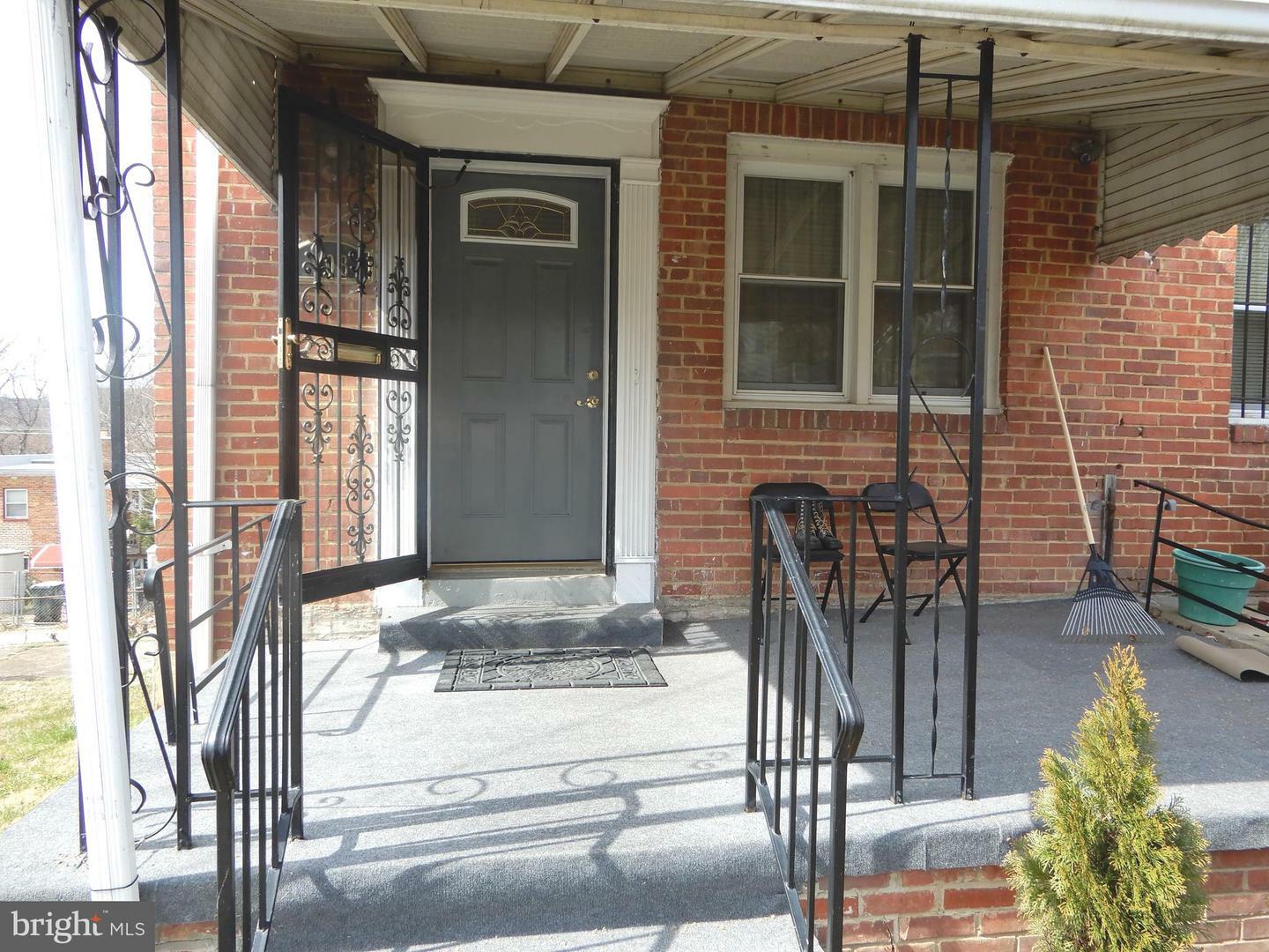 Property Photo: 408 Xenia Street SE DC 20032