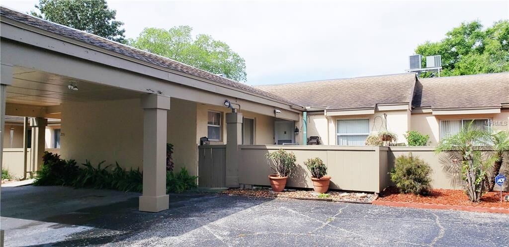 Property Photo: 276 Windmeadows Street 276 FL 32701