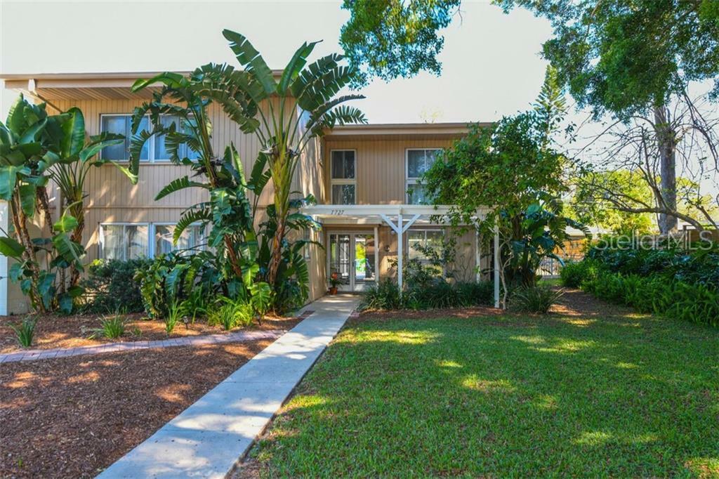 Property Photo:  7727 Westmoreland Drive  FL 34243 