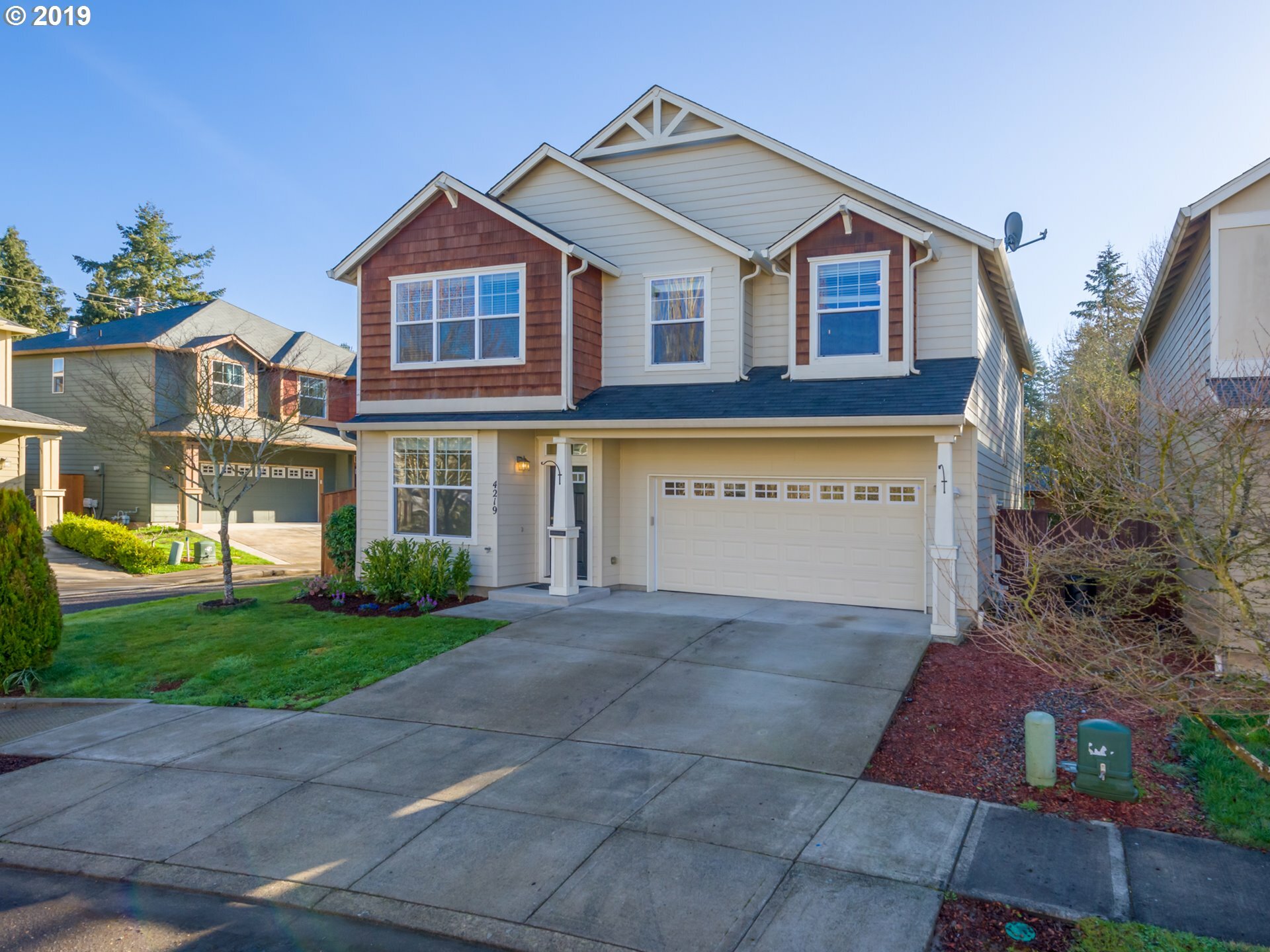 Property Photo:  4219 NE 36th Pl  WA 98661 