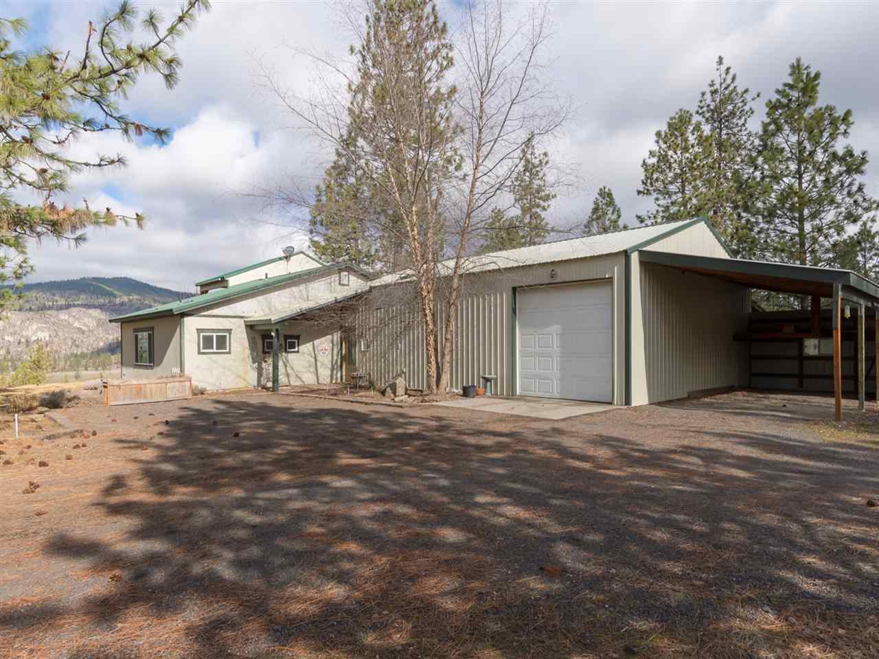 Property Photo: 20703 N Calhoun Ln WA 99026
