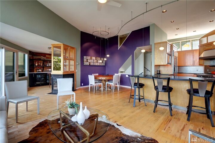 Property Photo:  415 Raye St  WA 98109 