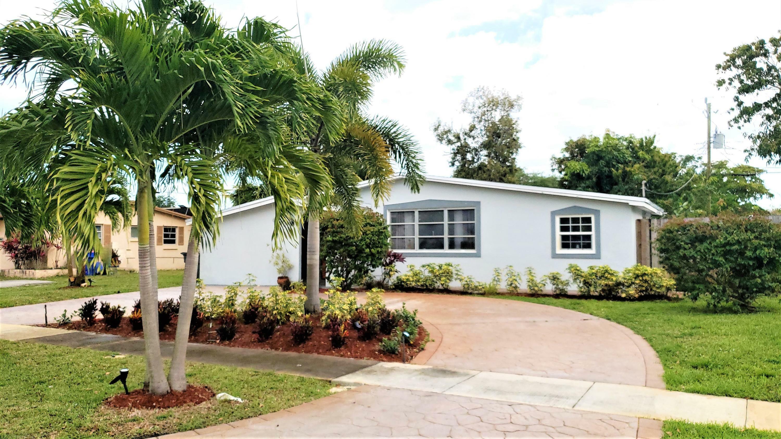 Property Photo: 6850 Fillmore Street FL 33024