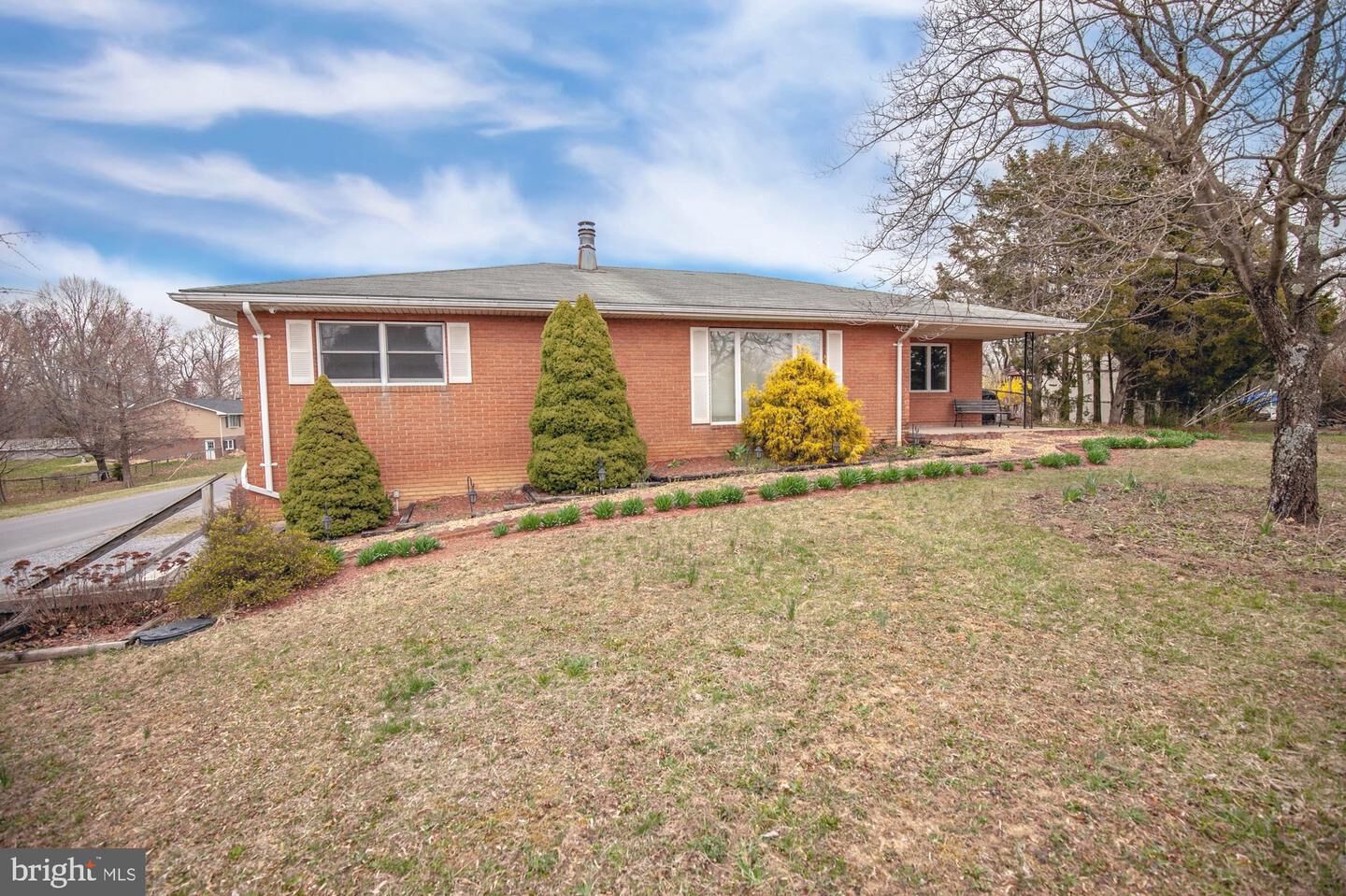 Property Photo: 855 Nadenbousch Lane WV 25405