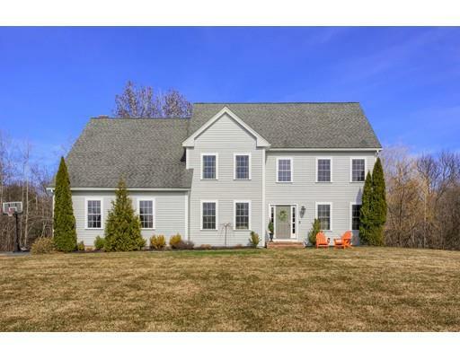Property Photo: 5 Tavern Circle MA 01886