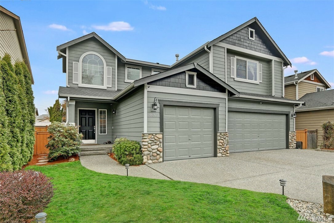 Property Photo:  4605 152nd Place SE  WA 98012 