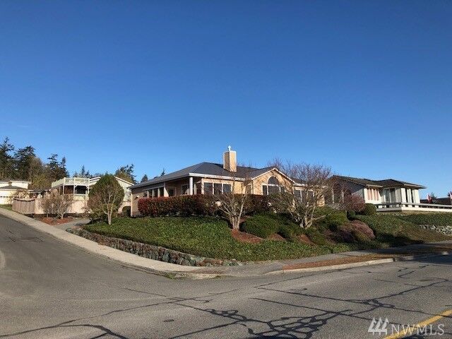 Property Photo: 847 SW Echo Lp WA 98277