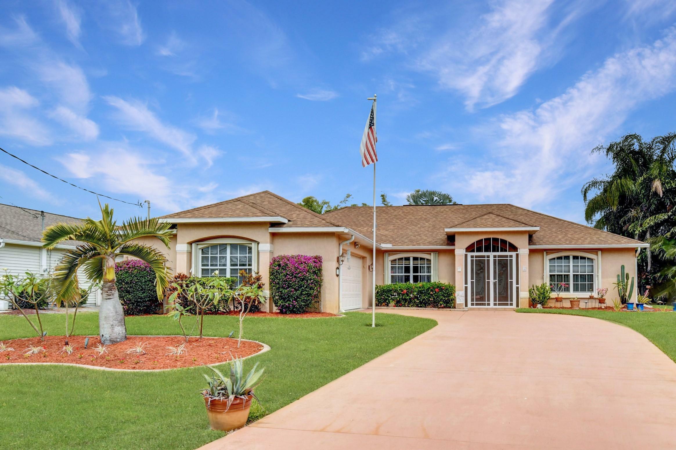 Property Photo: 202 SW N Wakefield Circle FL 34953