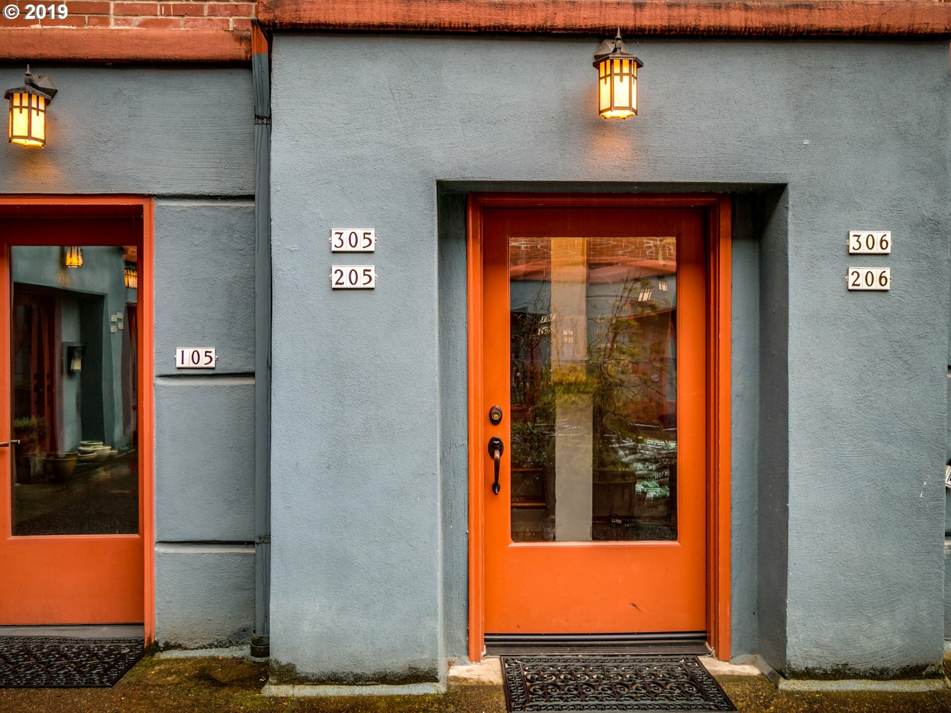 Property Photo: 5400 NE 30th Ave 205 OR 97211