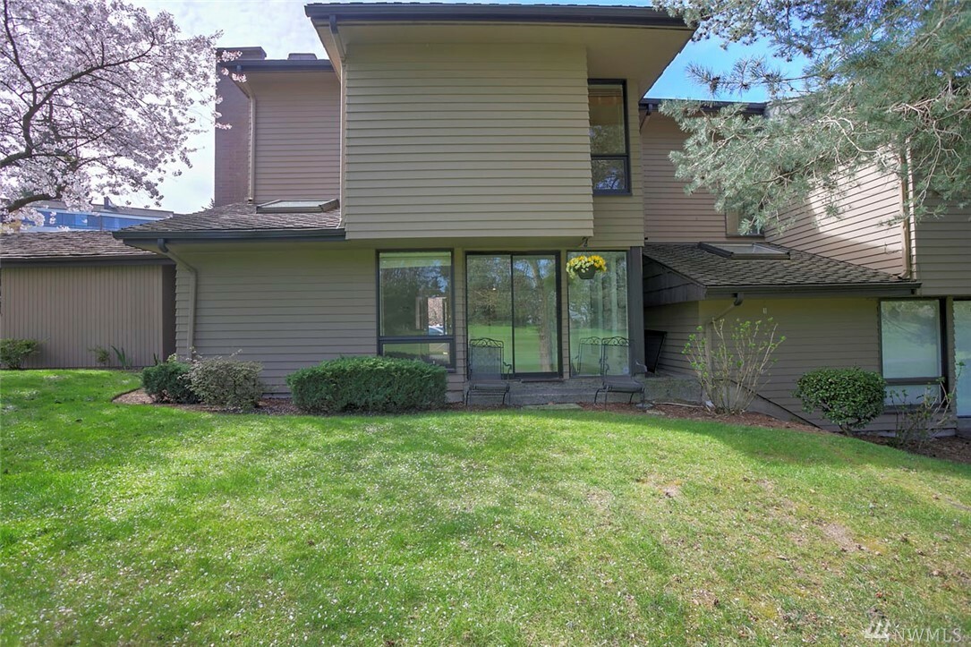 Property Photo:  10840 Glen Acres Dr S  WA 98168 