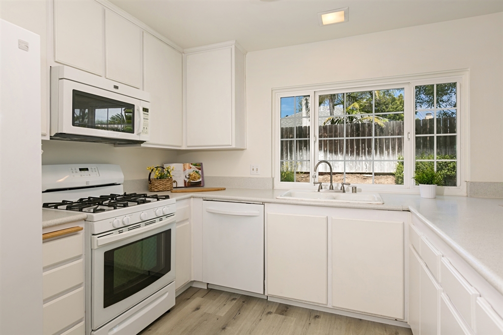 Property Photo: 1522 Traveld CA 92024