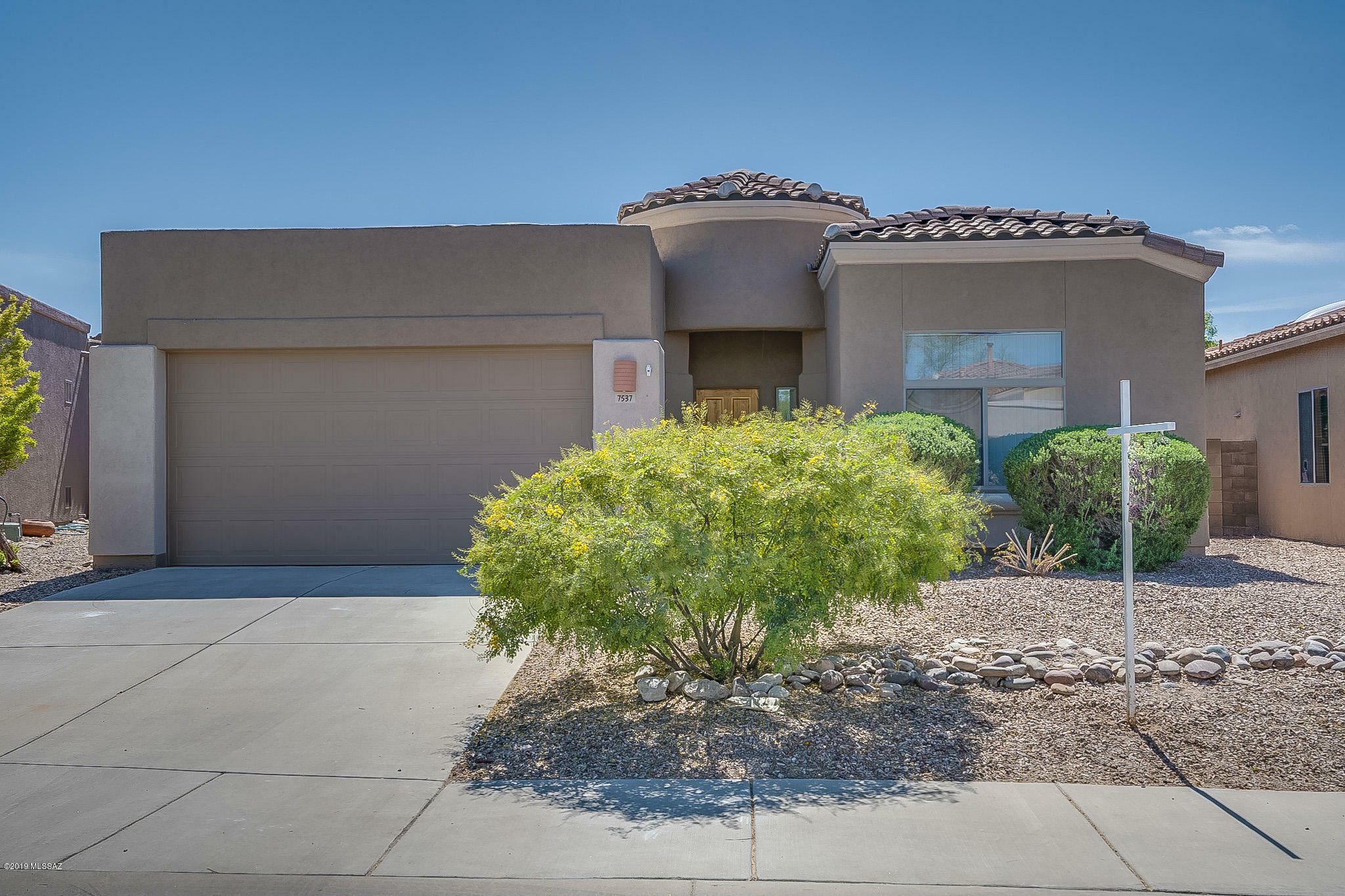Property Photo: 7537 W Pepper Ridge Road AZ 85743
