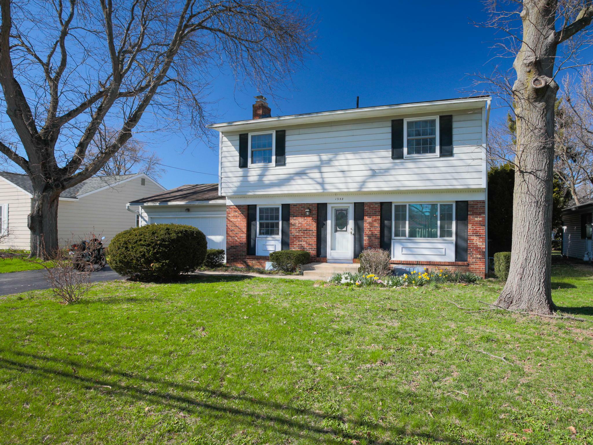 Property Photo: 1548 Francisco Road OH 43220