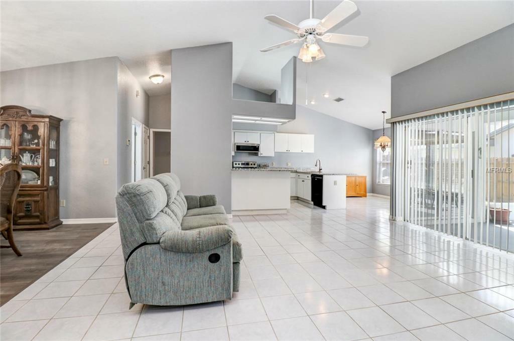 Property Photo:  10331 Ashley Oaks Drive  FL 33578 