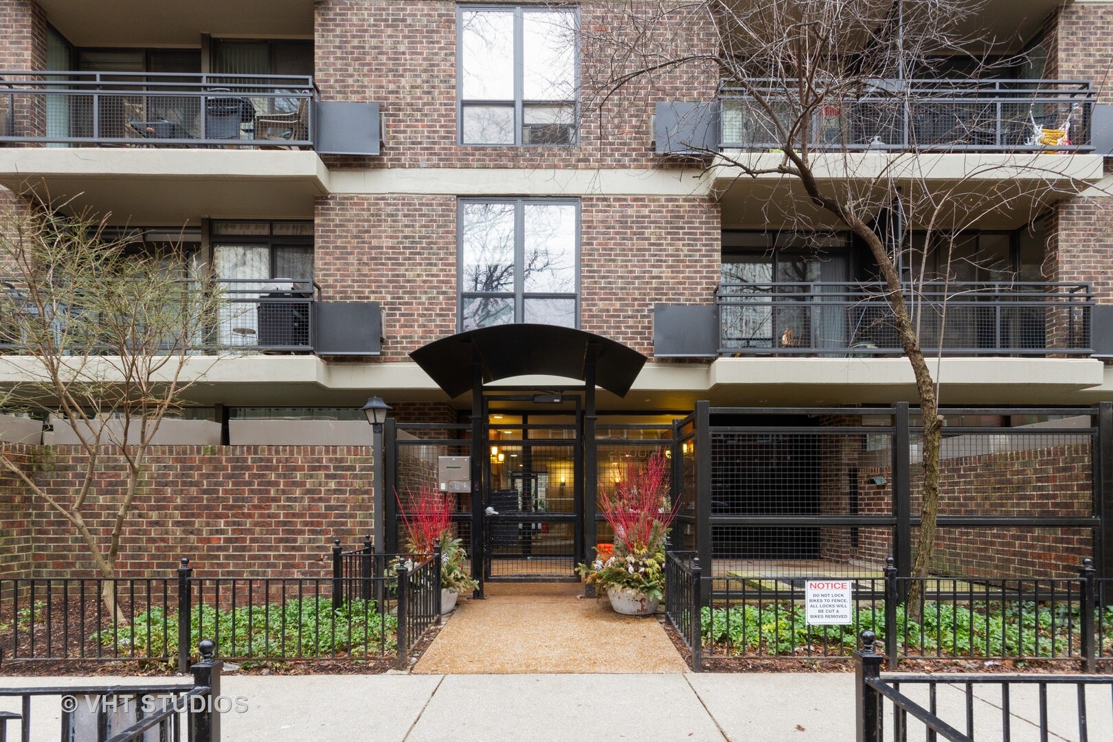 Property Photo:  2600 North Hampden Court K6  IL 60614 