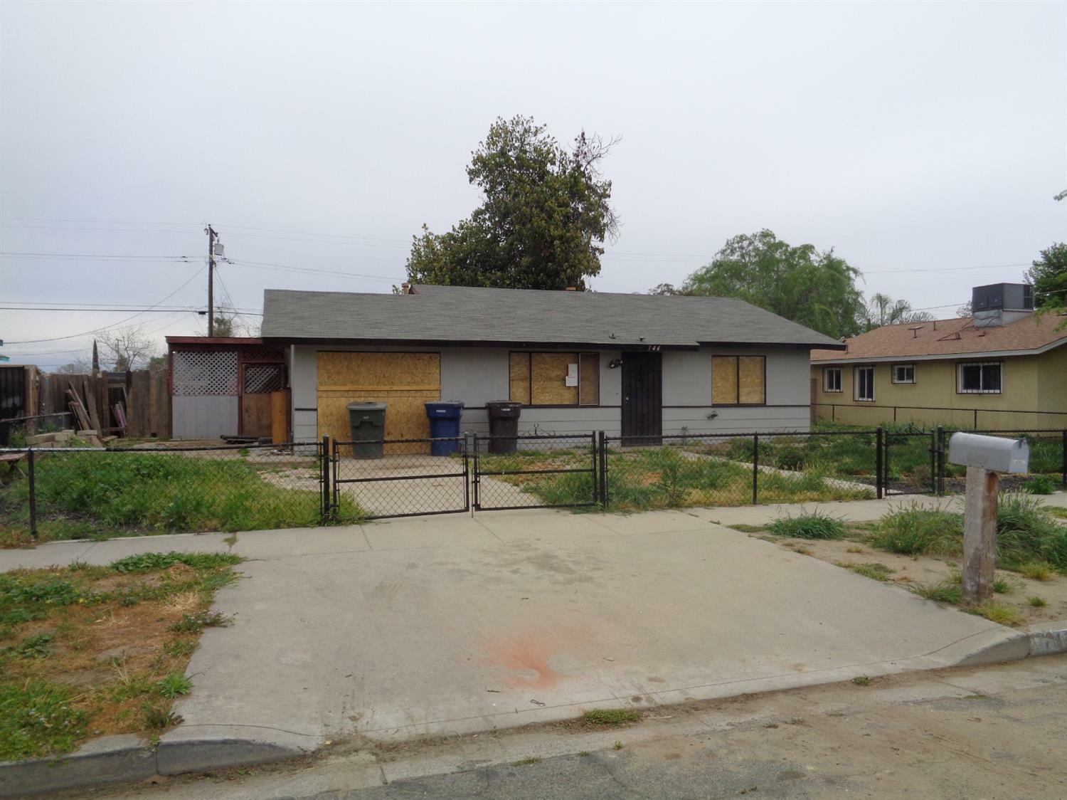 746 S Q Street  Tulare CA 93274 photo