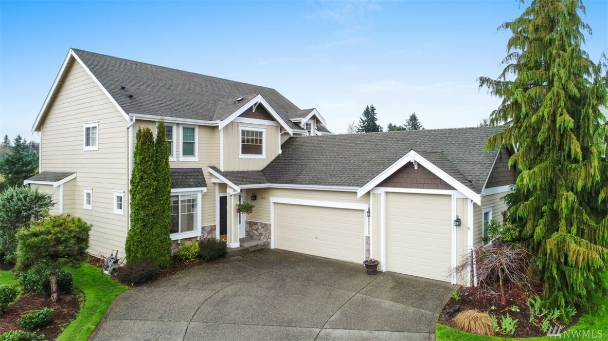 Property Photo:  13037 SE 282nd St  WA 98092 