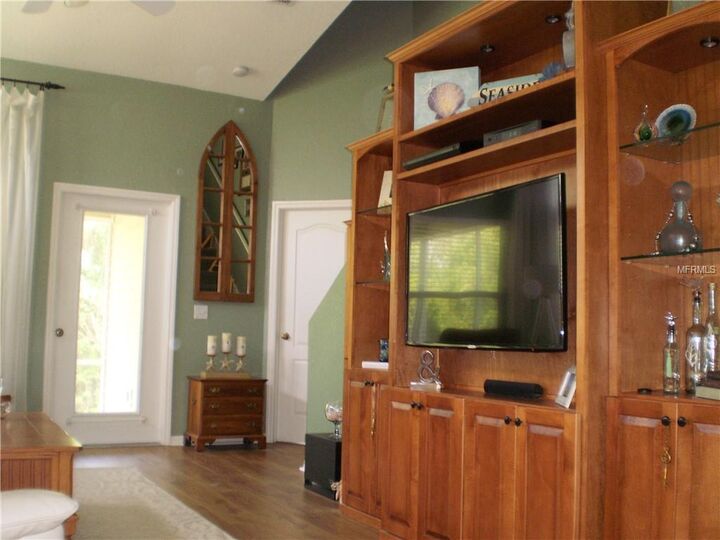 Property Photo:  1706 Lullwater Lane  FL 33549 