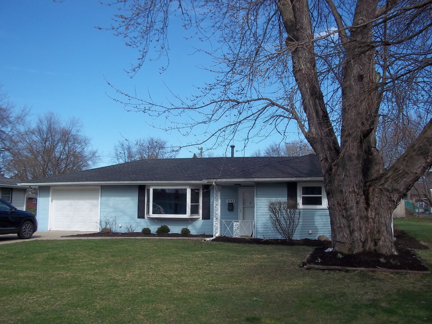 Property Photo:  1112 Sheila Drive  IL 60435 