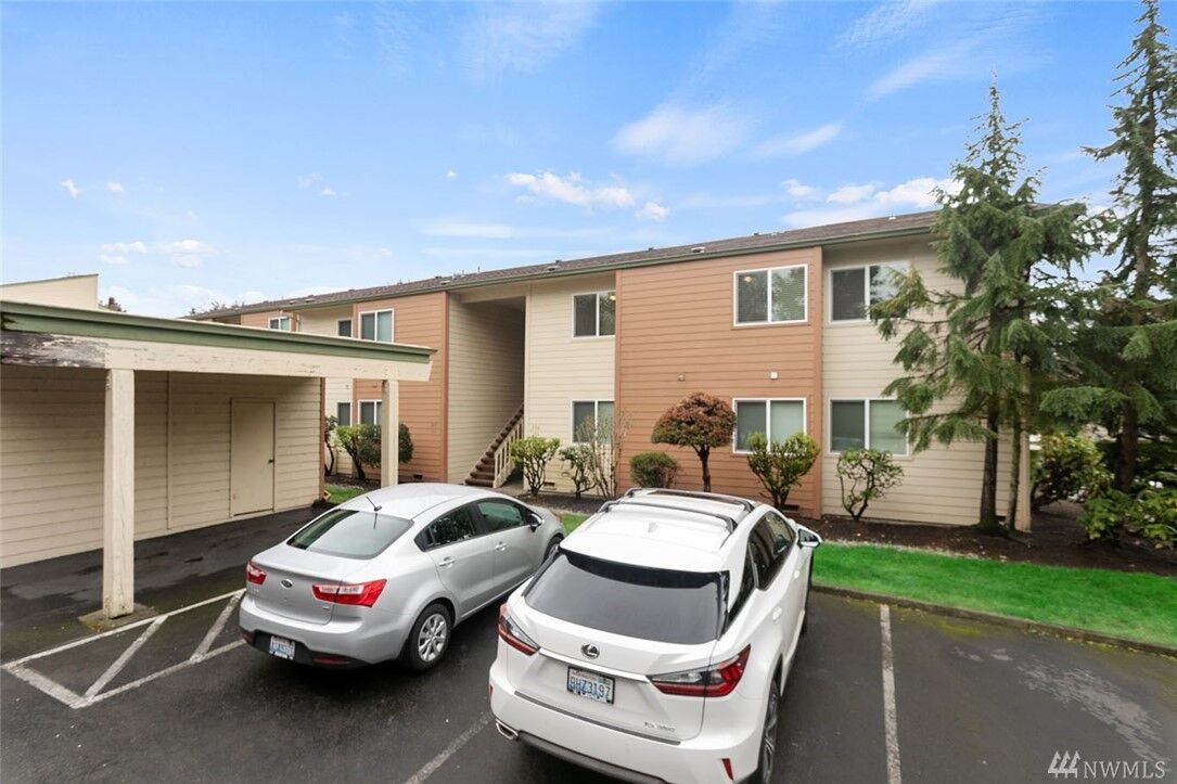 Property Photo: 23605 112th Ave SE B204 WA 98031