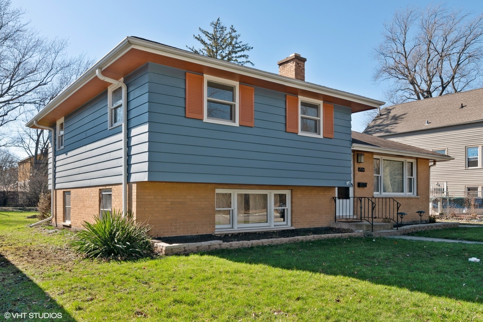 Property Photo:  2934 Forest Avenue  IL 60513 