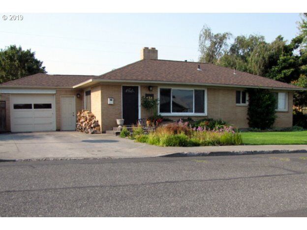 Property Photo: 754 E 18th OR 97058