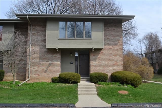 Property Photo:  353 Concord Place  MI 48304 