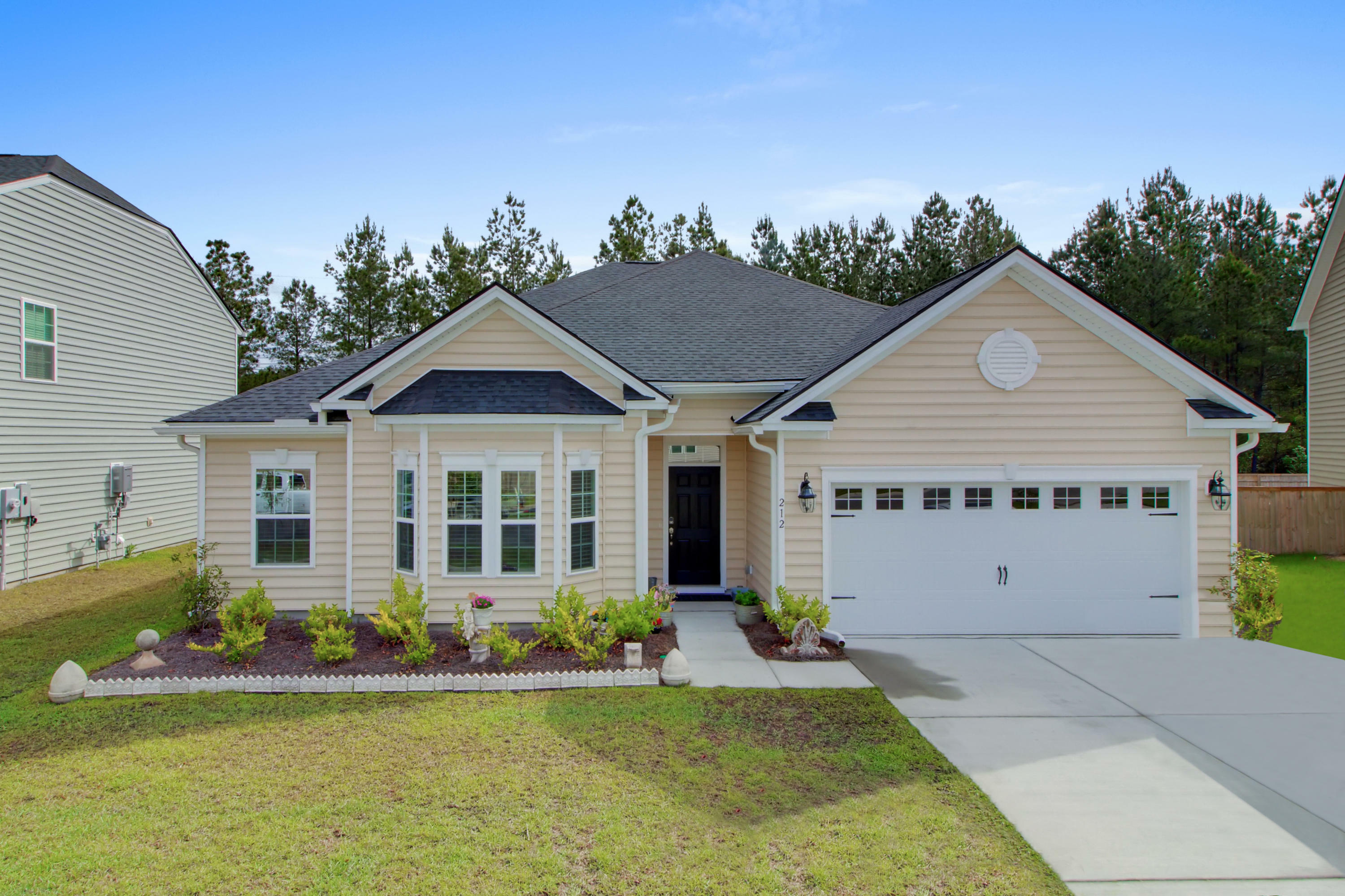 Property Photo:  212 Witch Hazel Street  SC 29486 