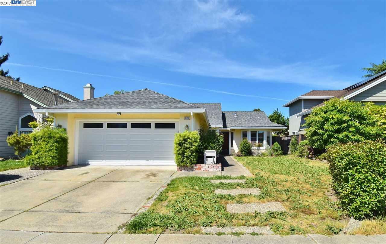 Property Photo: 19261 Lakeridge Rd CA 94546