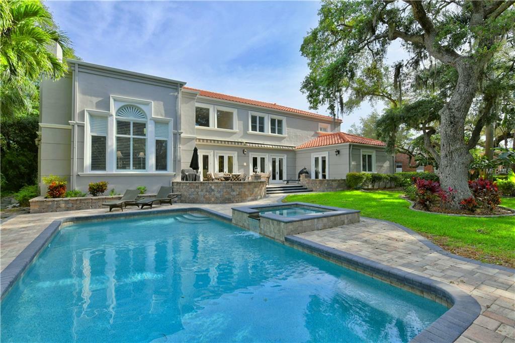 Property Photo: 1606 North Drive FL 34239