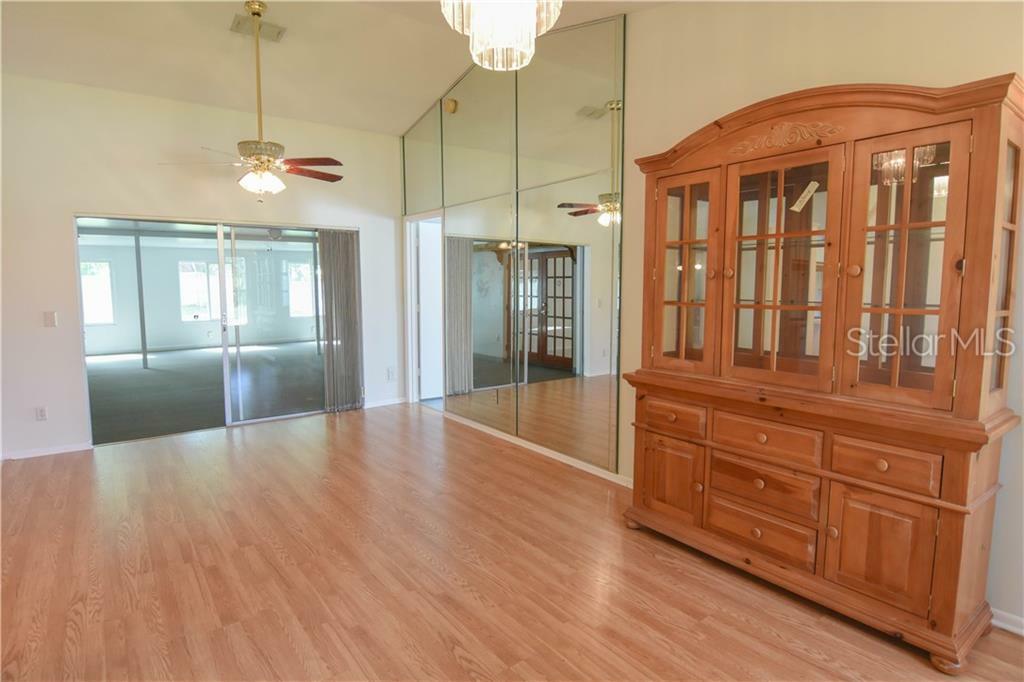 Property Photo:  307 Sir Lawrence Drive  FL 32773 