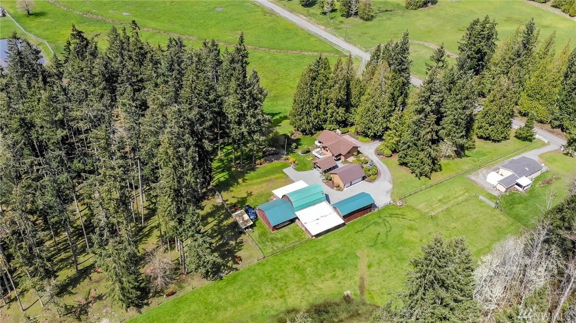 Property Photo:  420 336th Street S  WA 98580 