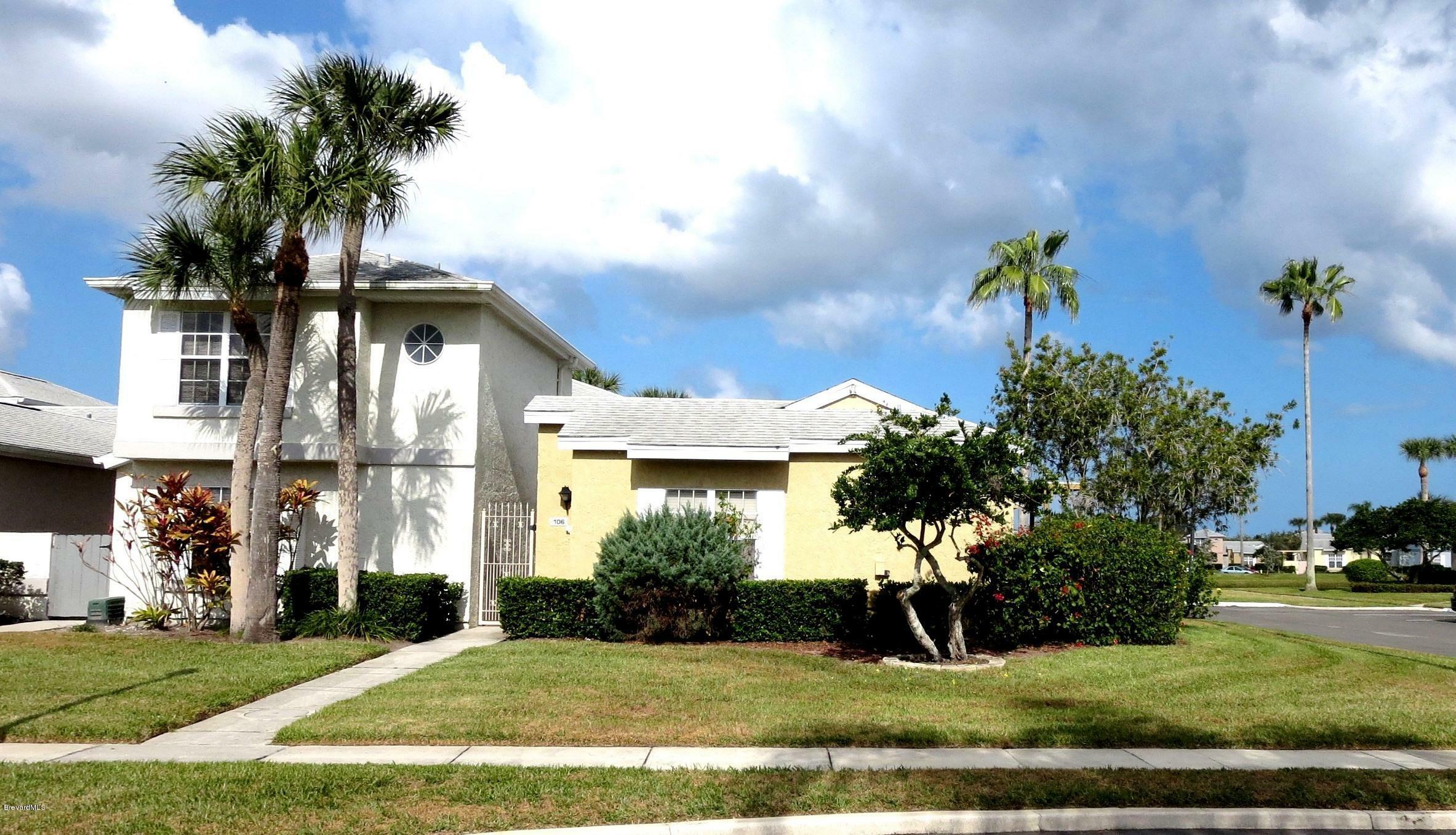 Property Photo:  1435 NE Malibu Circle  FL 32905 