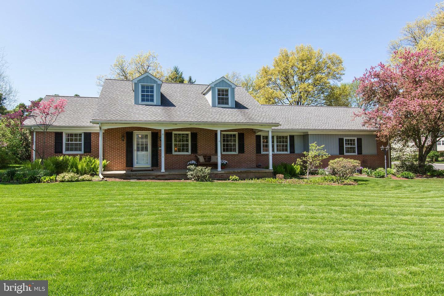 Property Photo:  2750 Old Orchard Road  PA 17601 