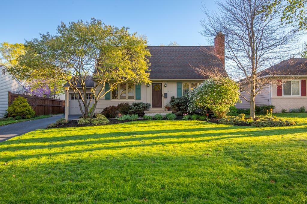 Property Photo: 2314 Woodstock Road OH 43221