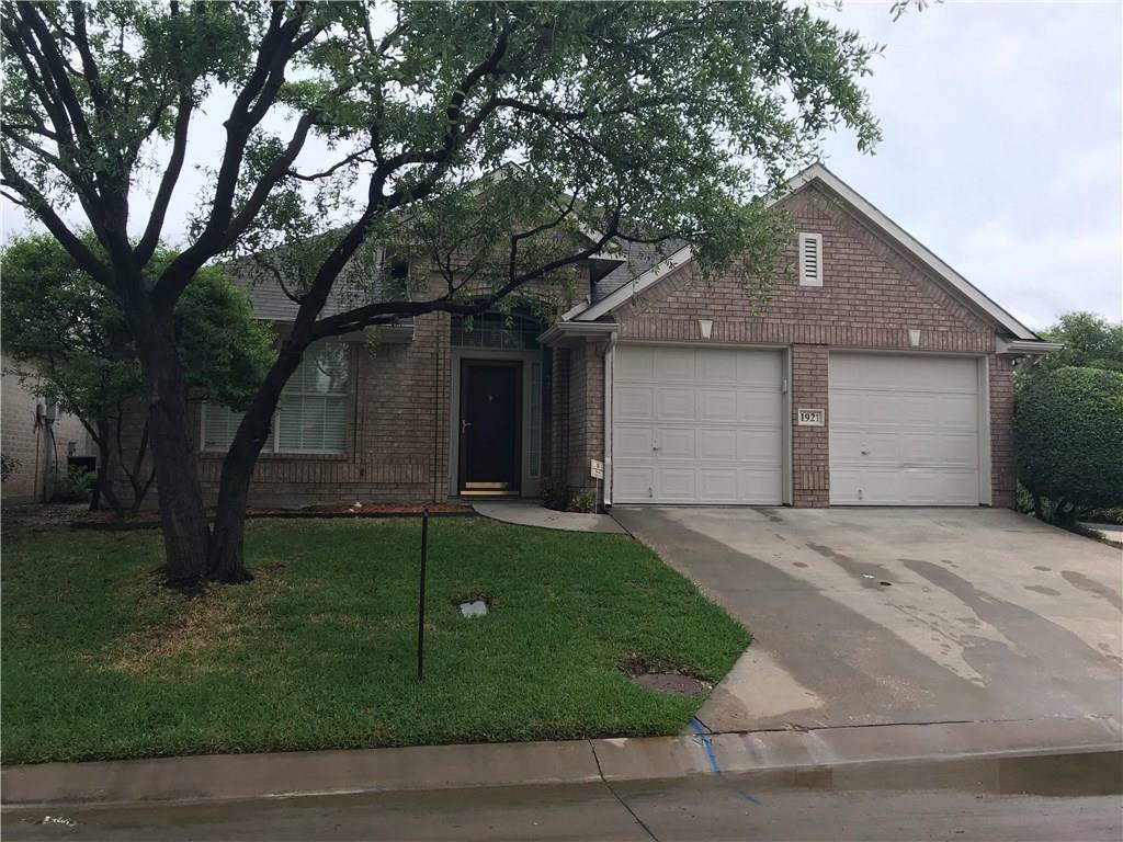 Property Photo:  1921 Briarwyck Court  TX 76205 